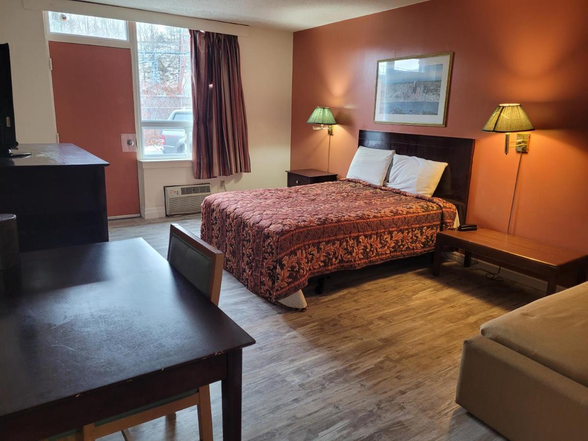 Midtown Hotel Parry Sound Esterno foto